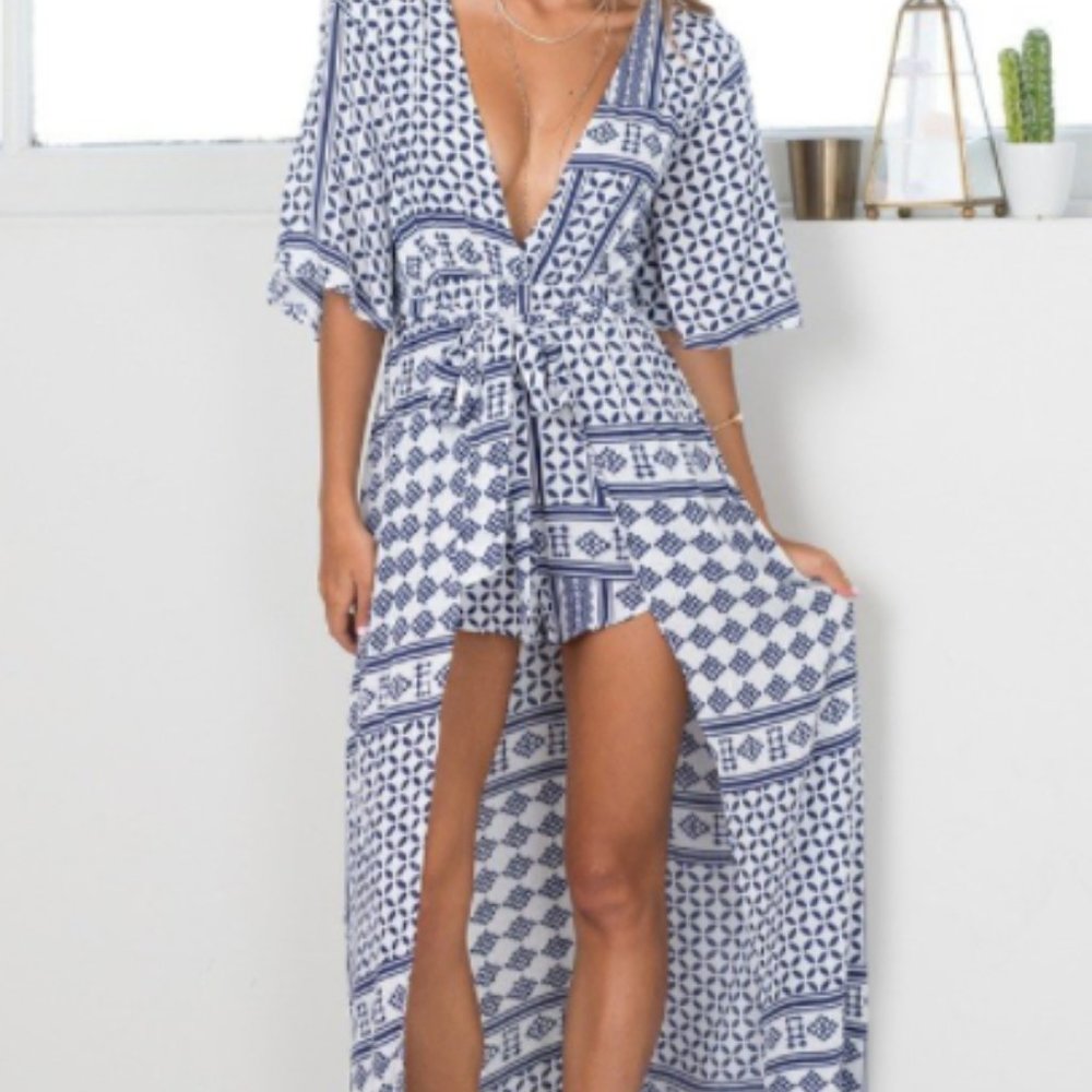 Showpo Romper Dress Size 10 Australian - Size 6 US revolve zara beach cover up